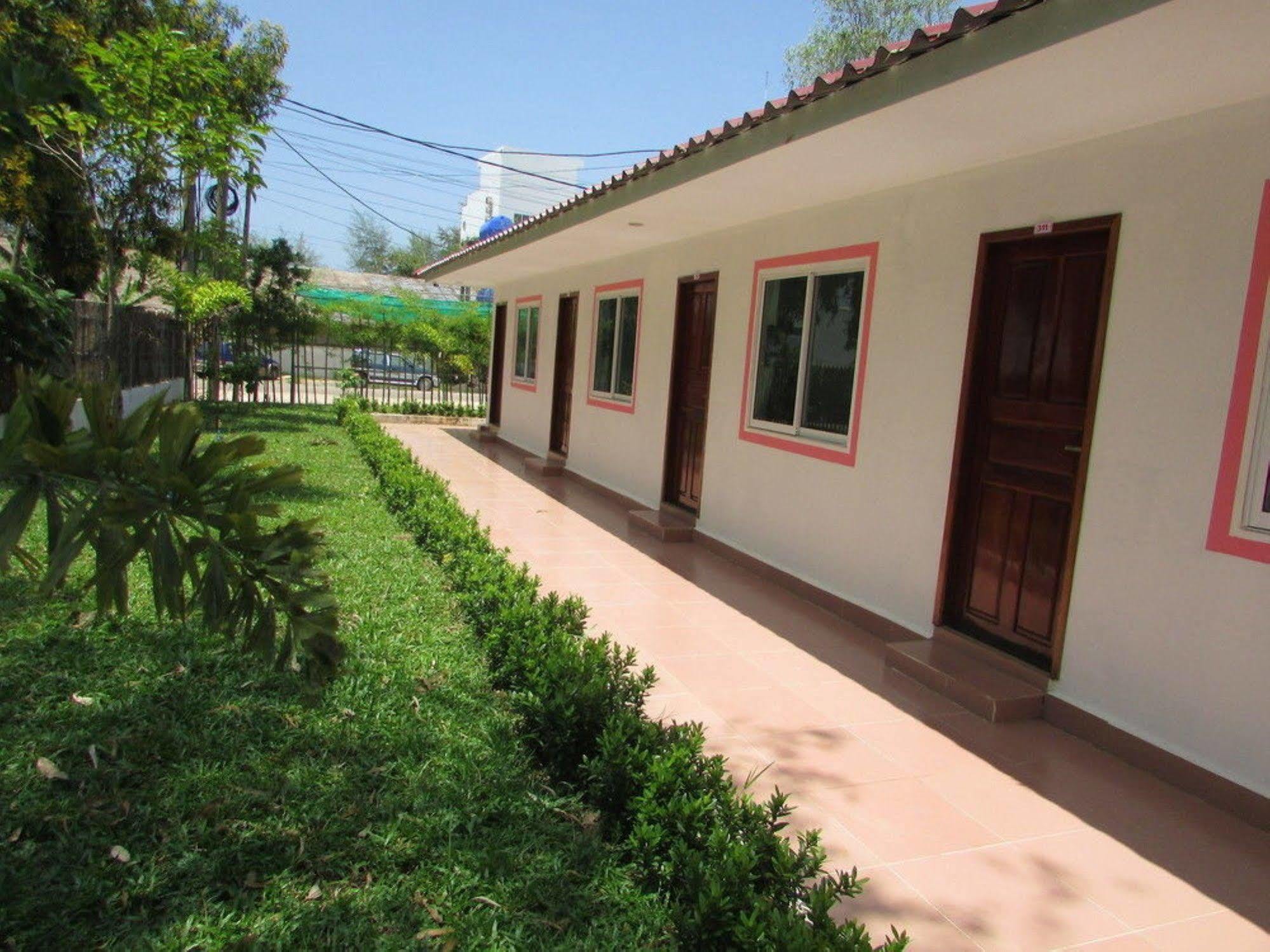 Manita Anna Guesthouse Jullyanna Before Sihanoukville Esterno foto